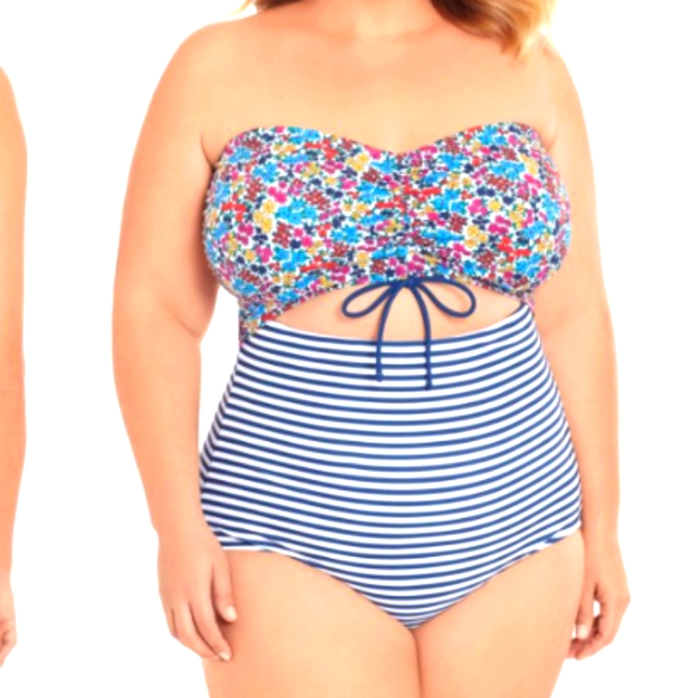 Brand New With Tags 2X 20w/22w Bandeau Swimsuit w/ removable straps. Time Tru
